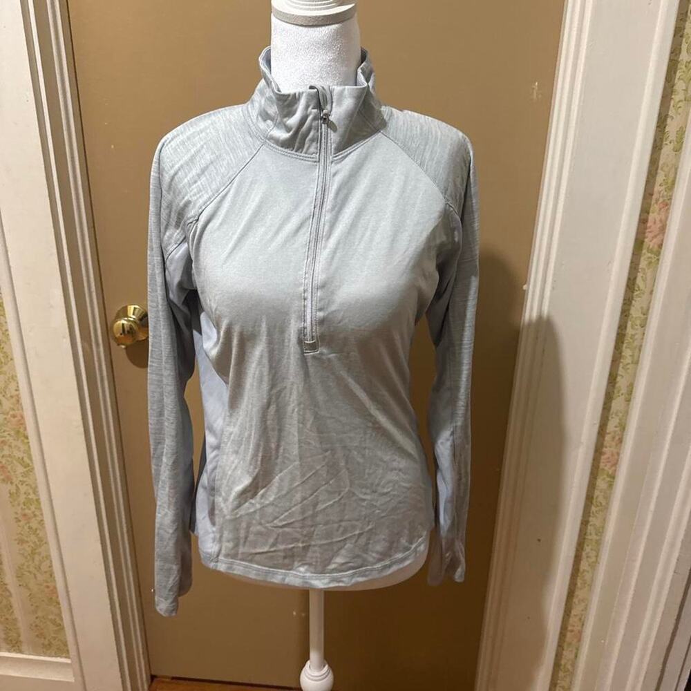 Light gray pullover